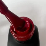 mi-ny gelélakk i fargen Rouge